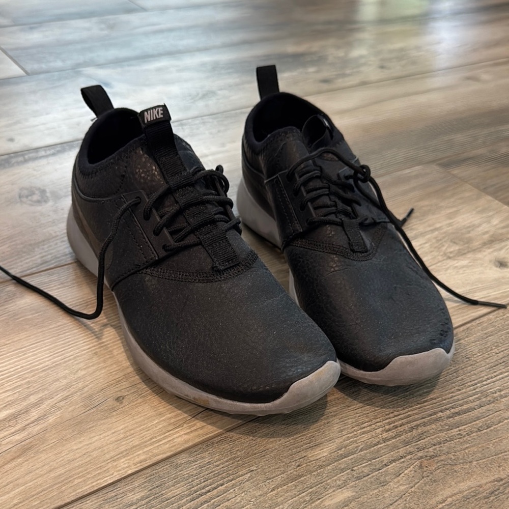 Nike Womans Black and Gray Shoes